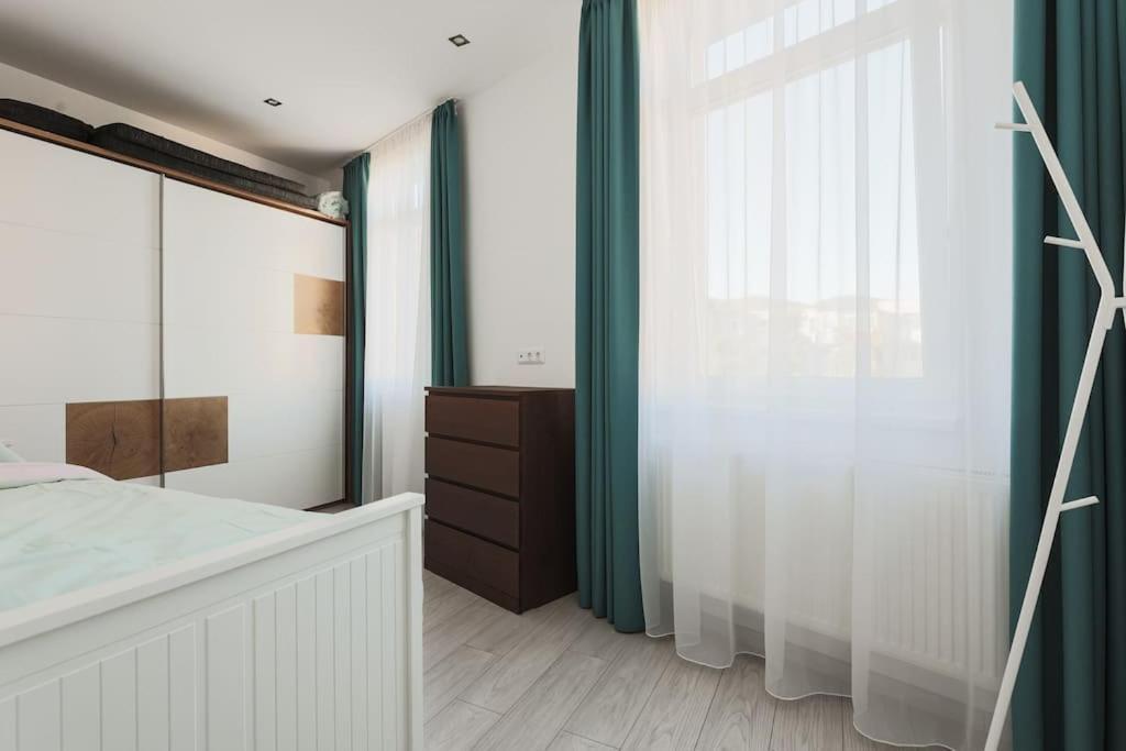 Ambassador Apartment 巴亚马雷 外观 照片